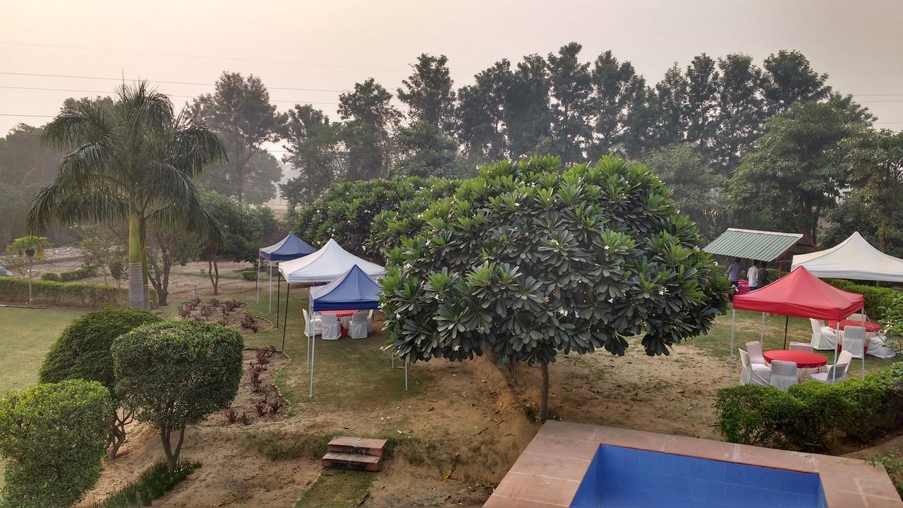 Club Awara Holiday Resort Manesar Luaran gambar