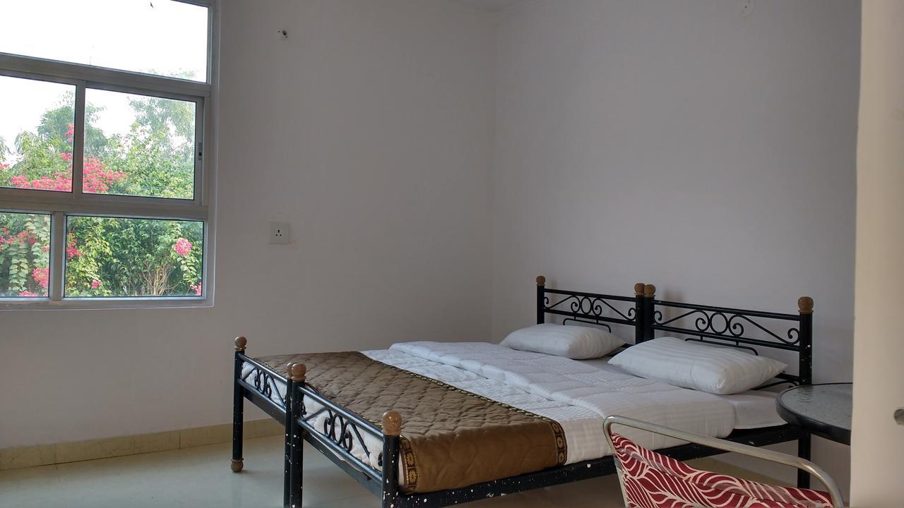 Club Awara Holiday Resort Manesar Luaran gambar
